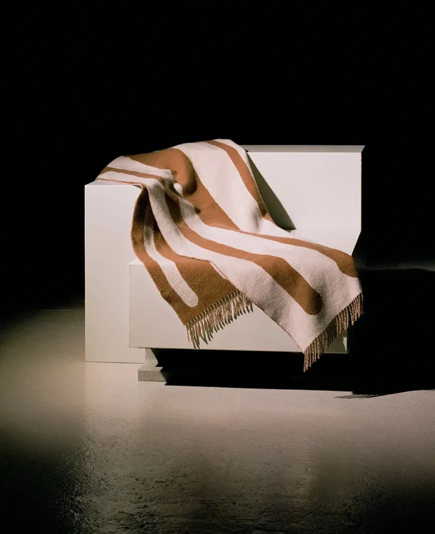 Brush Plaid, tan/milk fra raawii