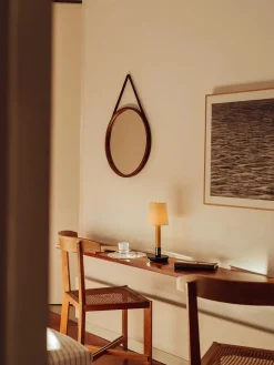 Básica Mínima Bordlampe fra Santa and Cole