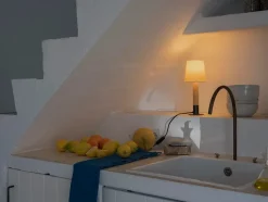 Básica Mínima Bordlampe fra Santa and Cole