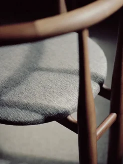 Bukowski Chair, valnød fra New Works