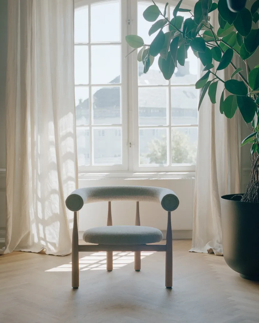 Bukowski Loungestol, sort bøg fra New Works