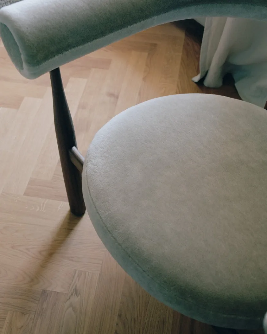 Bukowski Loungestol, valnød fra New Works