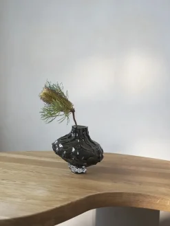 Canyon Vase Large, smoke fra Hein studio