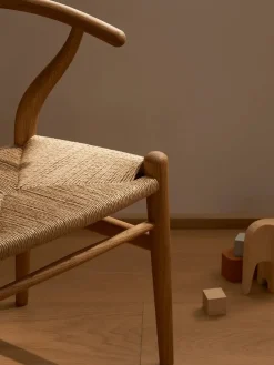CH24 Children's Chair af Hans J. Wegner