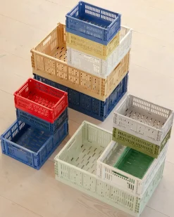 Colour crate M, electric blue fra Hay