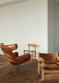 Den Spanske Stol i mørkebrun læder, eg olie af Børge Mogensen