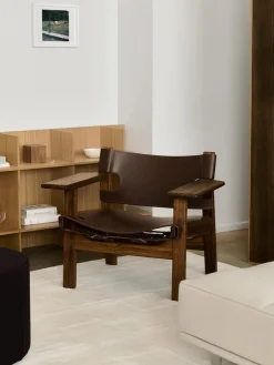 Den Spanske Stol i naturfarvet læder, valnød olie af Børge Mogensen