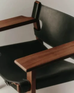 Den Spanske Stol i sort læder, valnød olie af Børge Mogensen