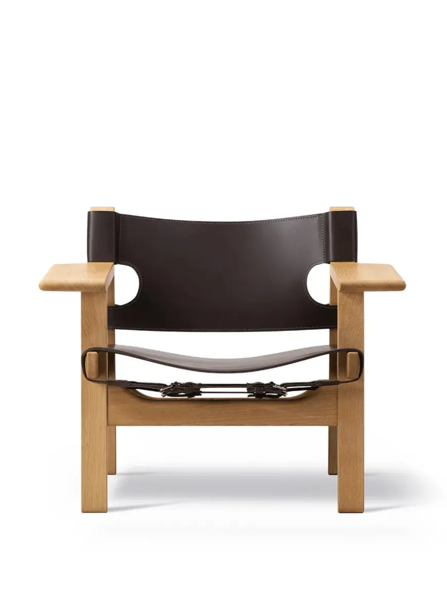 Den Spanske Stol i sort læder, eg olie af Børge Mogensen