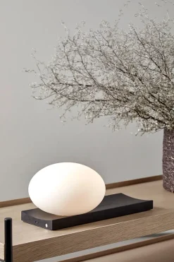 Dew Portable Lamp fra Woud