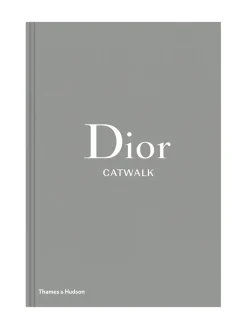 Dior Catwalk bog fra New Mags