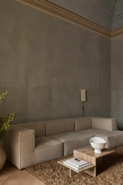 Distinct Coffee Table, Travertine fra Ferm Living