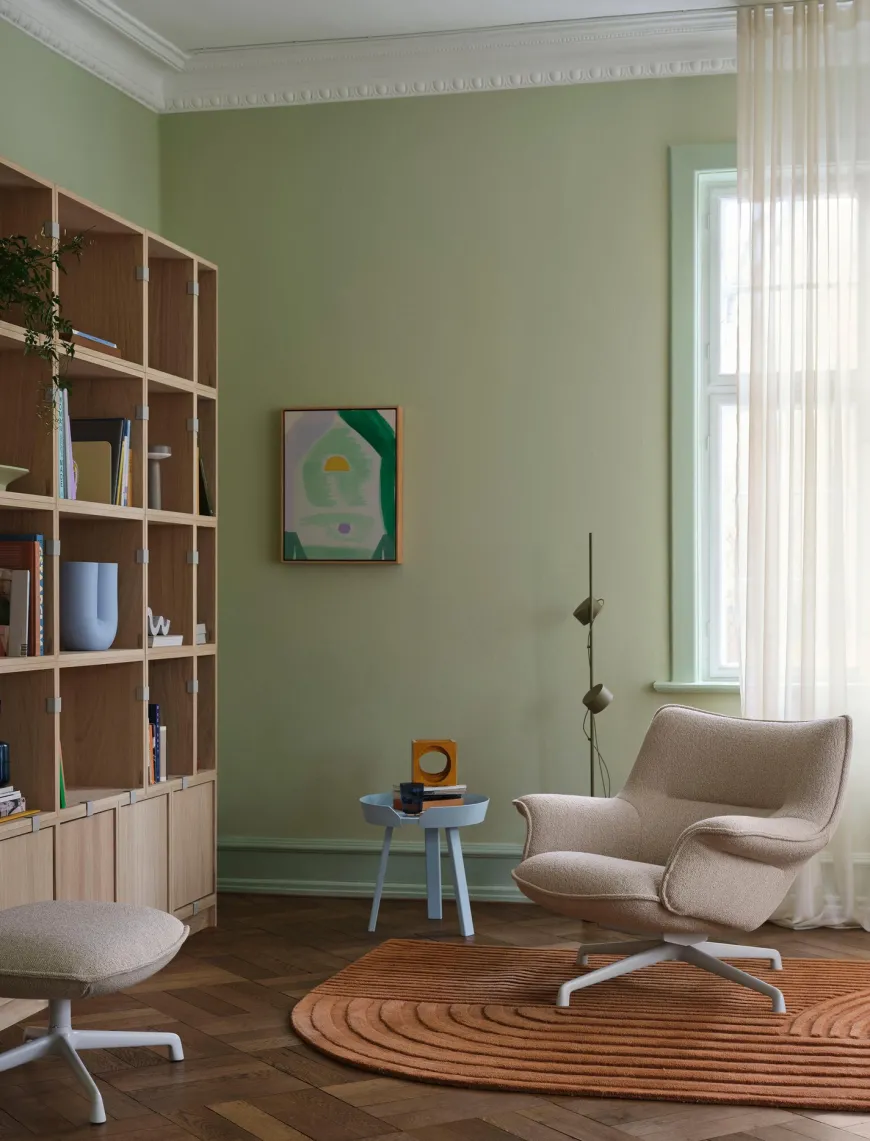 Doze Lounge Chair, Low Back, Refine Leather Cognac, Tube base fra Muuto