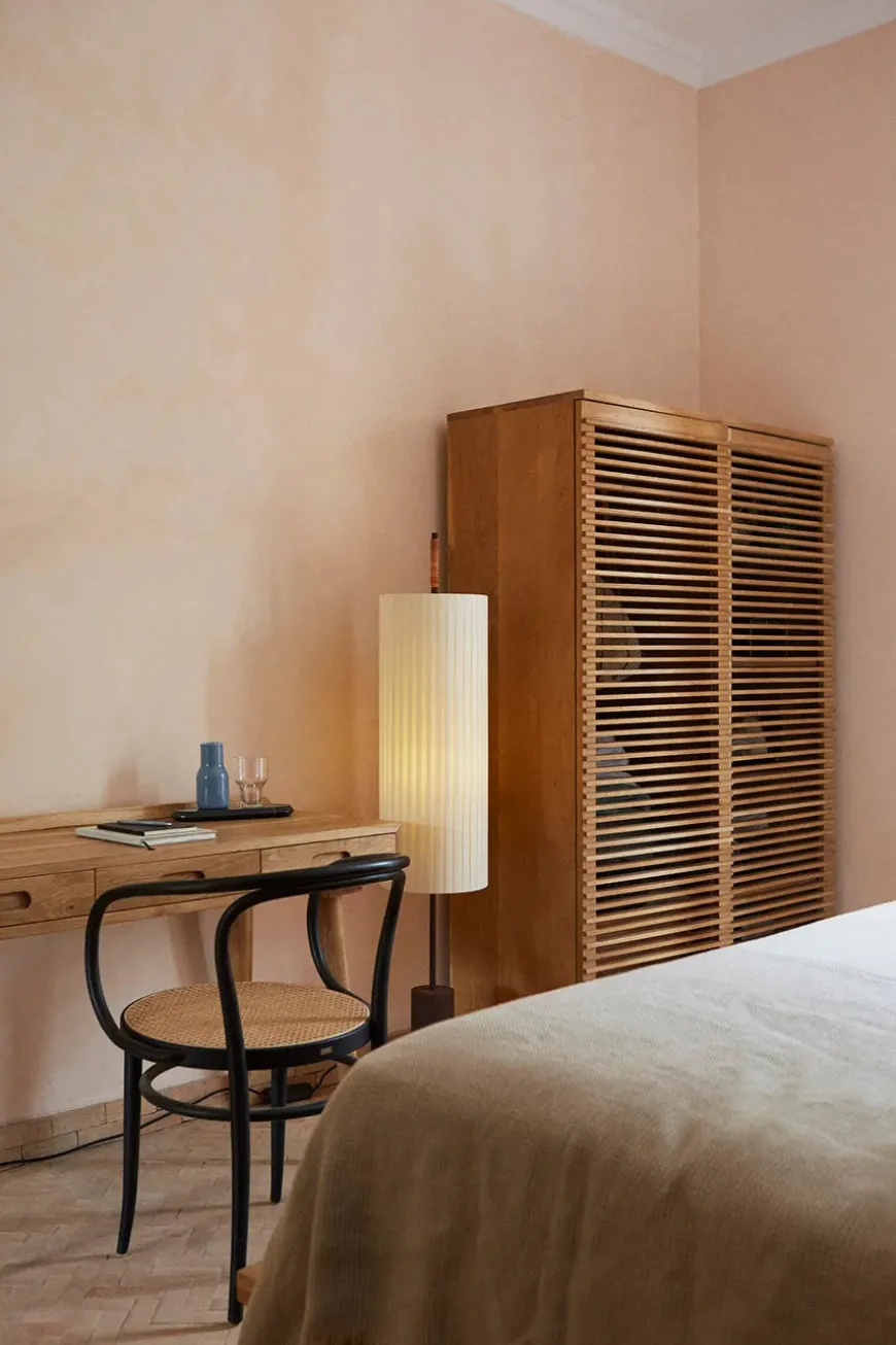 Dórica Gulvlampe fra Santa and Cole