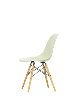 Eames Fiberglass Chair DSW, lys ahorn fra Vitra