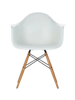 Eames Plastic Armchair DAW, ahorntræ fra Vitra
