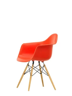 Eames Plastic Armchair DAW, ahorntræ fra Vitra