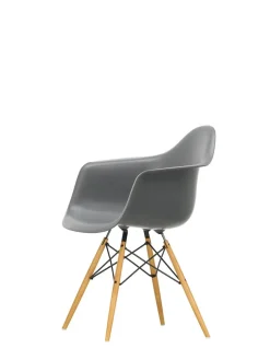 Eames Plastic Armchair DAW, ahorntræ fra Vitra