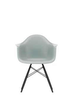 Eames Plastic Armchair DAW, sortlakeret ahorntræ fra Vitra