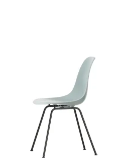 Eames Plastic Side Chair DSX, sort pulverlakeret fra Vitra