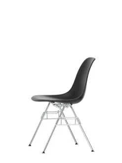 Eames Plastic Side Chair DSS, stabelbar fra Vitra