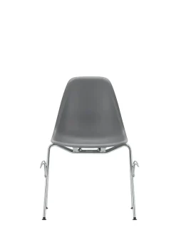Eames Plastic Side Chair DSS, stabelbar fra Vitra