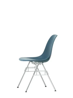 Eames Plastic Side Chair DSS, stabelbar fra Vitra