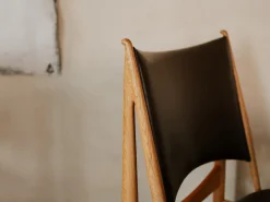 Egypterstol, valnød af Finn Juhl