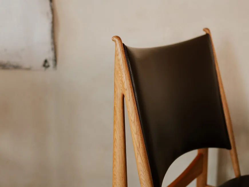 Egypterstol, valnød af Finn Juhl