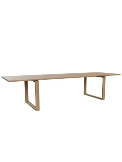 Essay Spisebord af Cecilie Manz