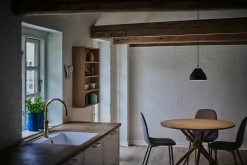 Facet 140 Pendel, sort fra Le Klint