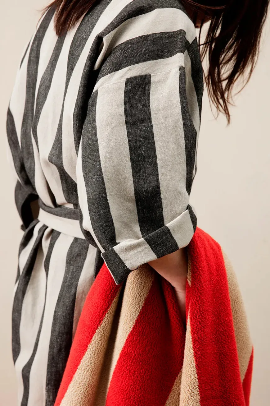 Field Robe, camel/red fra Ferm Living