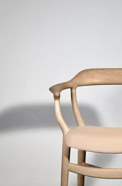 FJ 44 stol, eg olie/vegetal læder af Finn Juhl