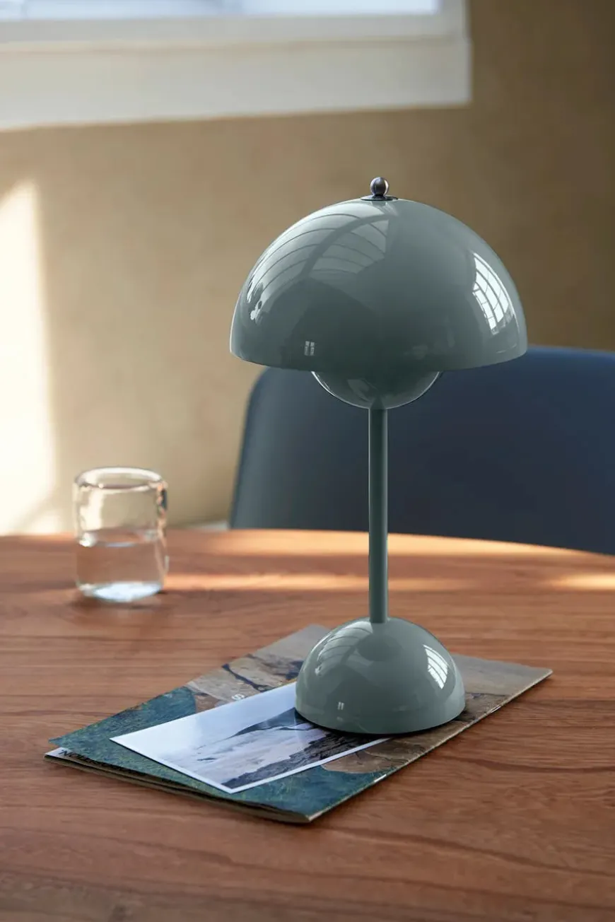 Flowerpot Portable VP9 Bordlampe af Verner Panton