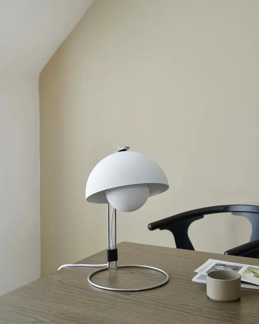 Flowerpot VP4 bordlampe af Verner Panton