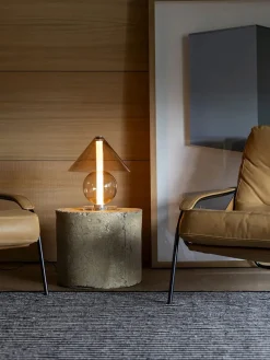 Fragile Table Lamp fra Marset