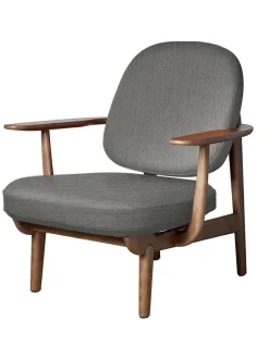 Fred Lænestol, valnødfarvet eg fra Fritz Hansen