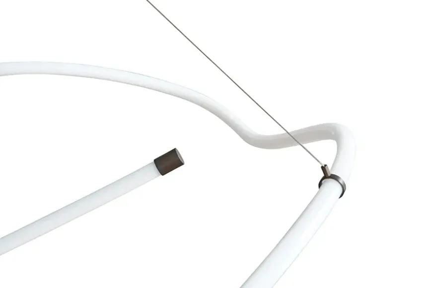 Ghost Chandelier, Big, Burned Black fra 101 Copenhagen