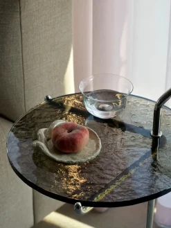 Halten SH9 Sidebord, warm black & smoked glass fra &Tradition