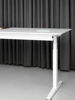 HiLow3 skrivebord fra Montana