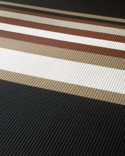 Horizon Black Reddish Brown Tæppe fra Woodnotes