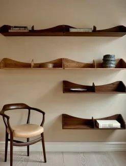 Hulsø Hylde, mørkolieret eg af Finn Juhl