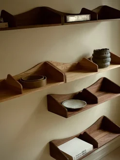 Hulsø Hylde, mørkolieret eg af Finn Juhl