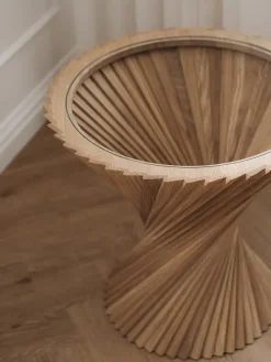 HYPERBEL sidebord, natur eg fra VIA Copenhagen