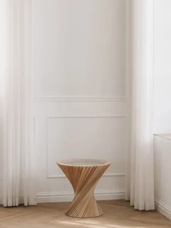 HYPERBEL sidebord, natur eg fra VIA Copenhagen