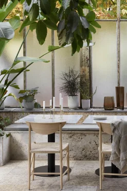 In Between Bord SK16, Bronzed stel fra &tradition