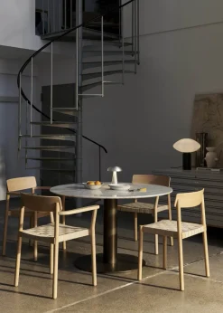 In Between Bord SK20, sort stel fra &tradition