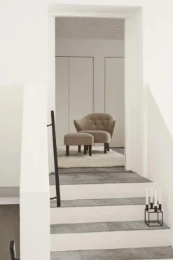 Ingeborg med Fodskammel, Boucle fra Audo Copenhagen