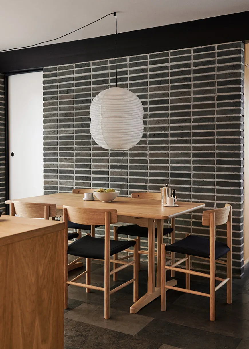 J39 Folkestolen Sædepolstret, Mørkebrun Læder af Børge Mogensen