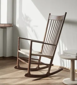 J16 Gyngestol af Hans J. Wegner